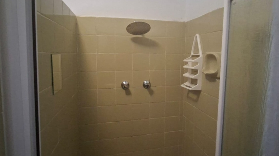 To Let 1 Bedroom Property for Rent in Palmiet Western Cape
